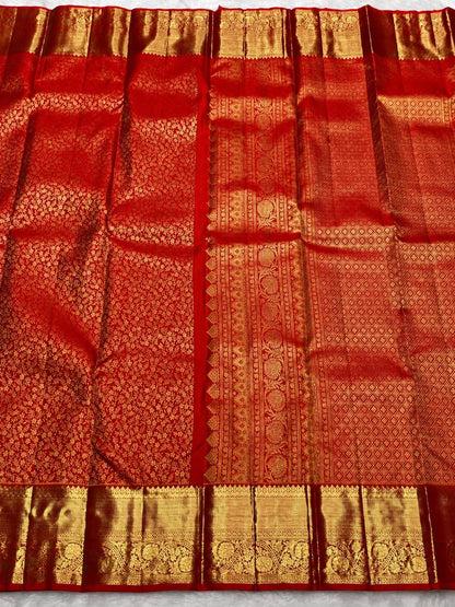 Divine Red Pure Banarasi Silk Saree With Petrichor Blouse Piece