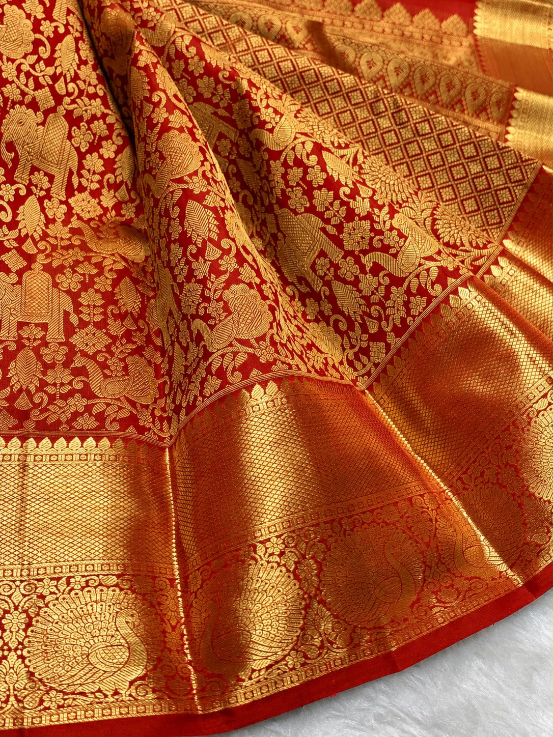 Innovative Red Pure Banarasi Silk Saree With Bucolic Blouse Piece