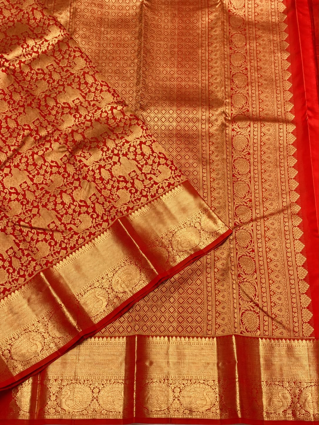 Innovative Red Pure Banarasi Silk Saree With Bucolic Blouse Piece