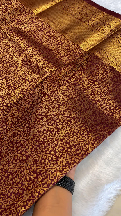 Engrossing Maroon Pure Banarasi Silk Saree With Glamorous Blouse Piece