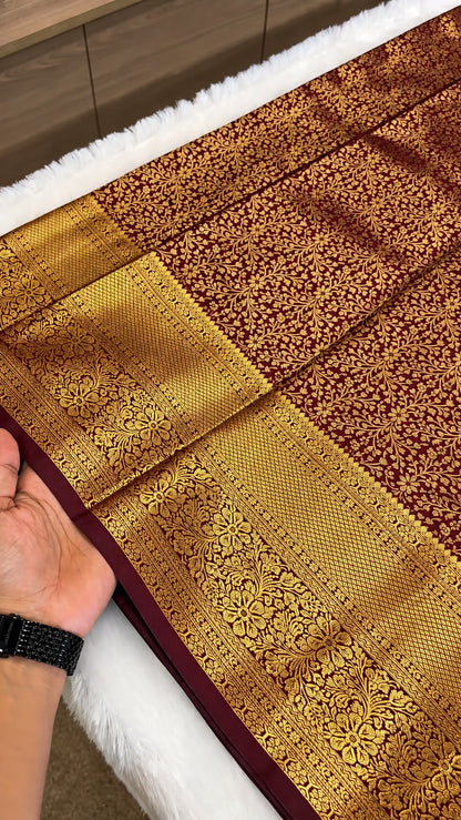 Engrossing Maroon Pure Banarasi Silk Saree With Glamorous Blouse Piece