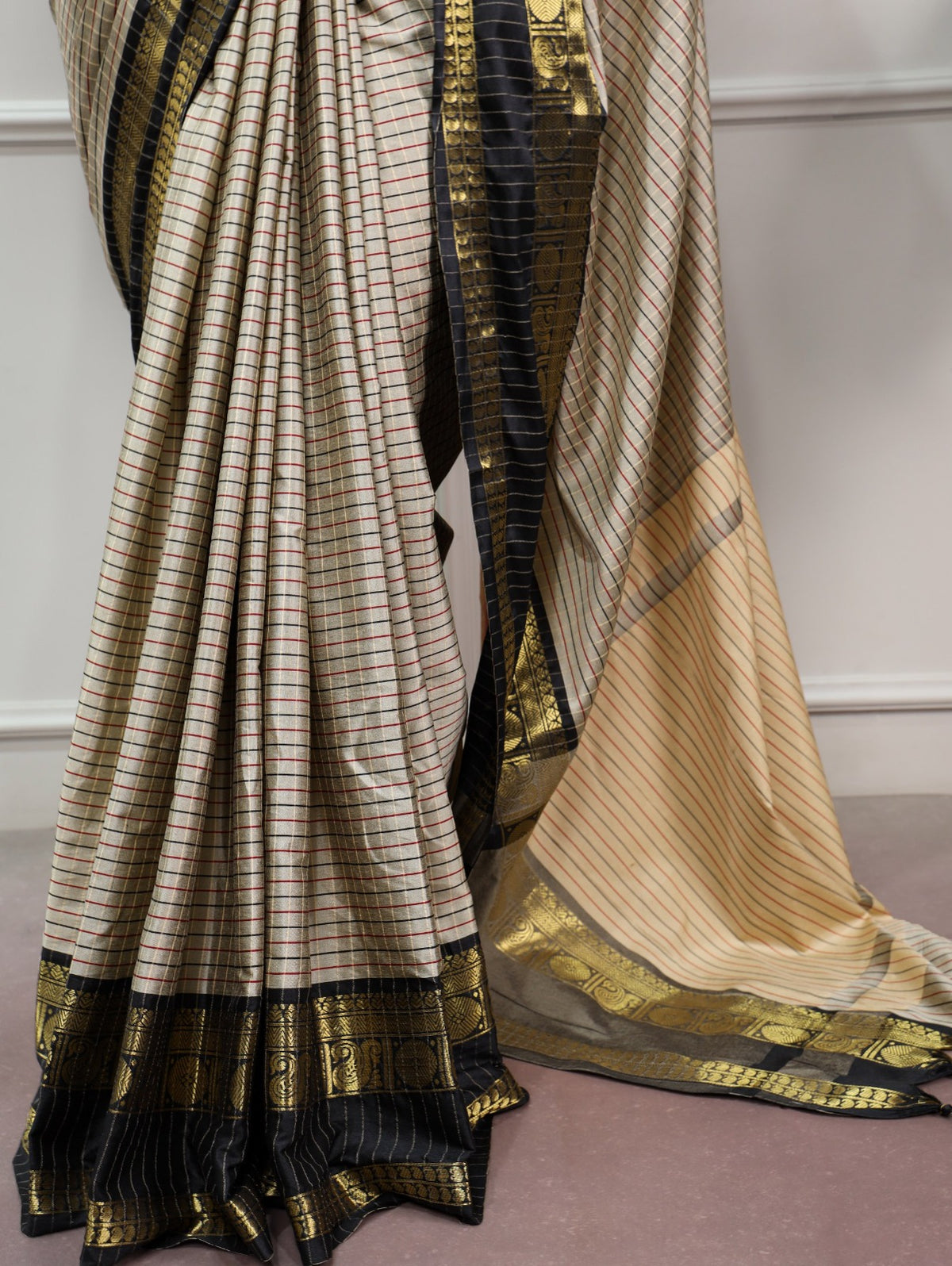 Lagniappe Grey Pure Banarasi Silk Saree With Deserving Blouse Piece