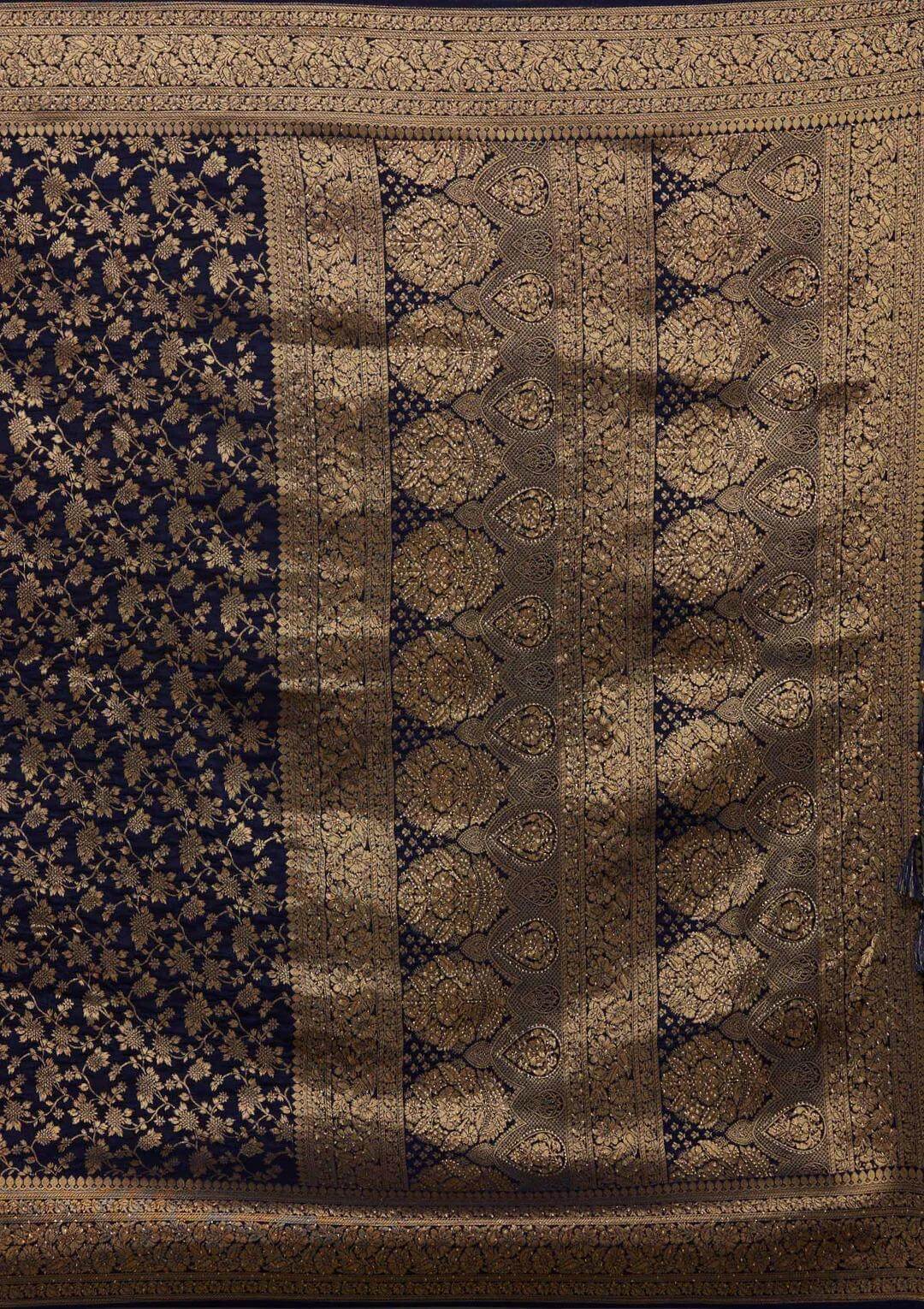 Hypnotic Navy Blue Pure Banarasi Silk Saree With Flameboyant Blouse Piece