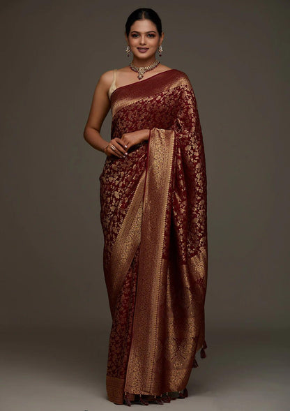 Adoring Maroon Pure Banarasi Silk Saree With Imaginative Blouse Piece