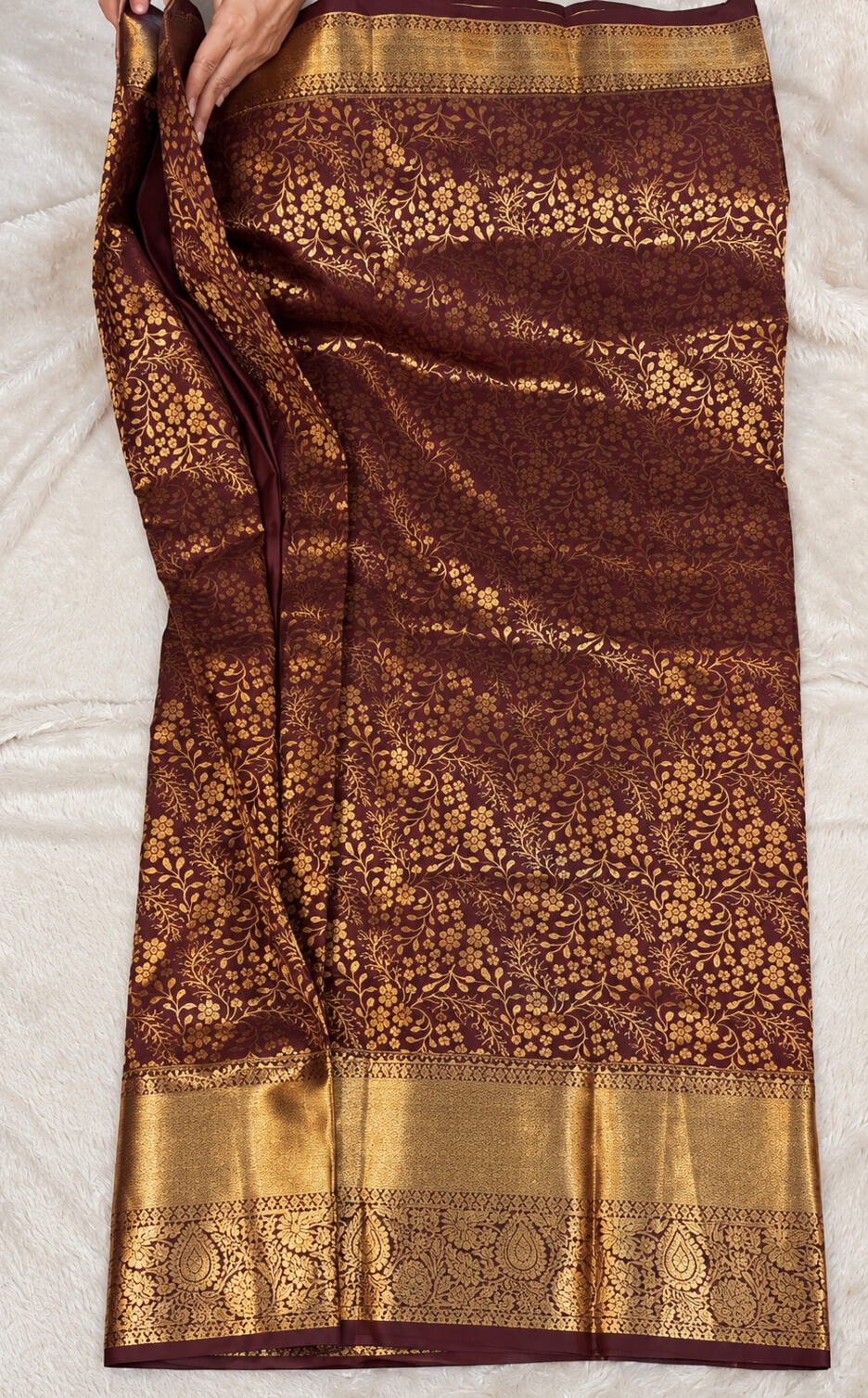Nectarous Wine Pure Banarasi Silk Saree With Quixotic Blouse Piece