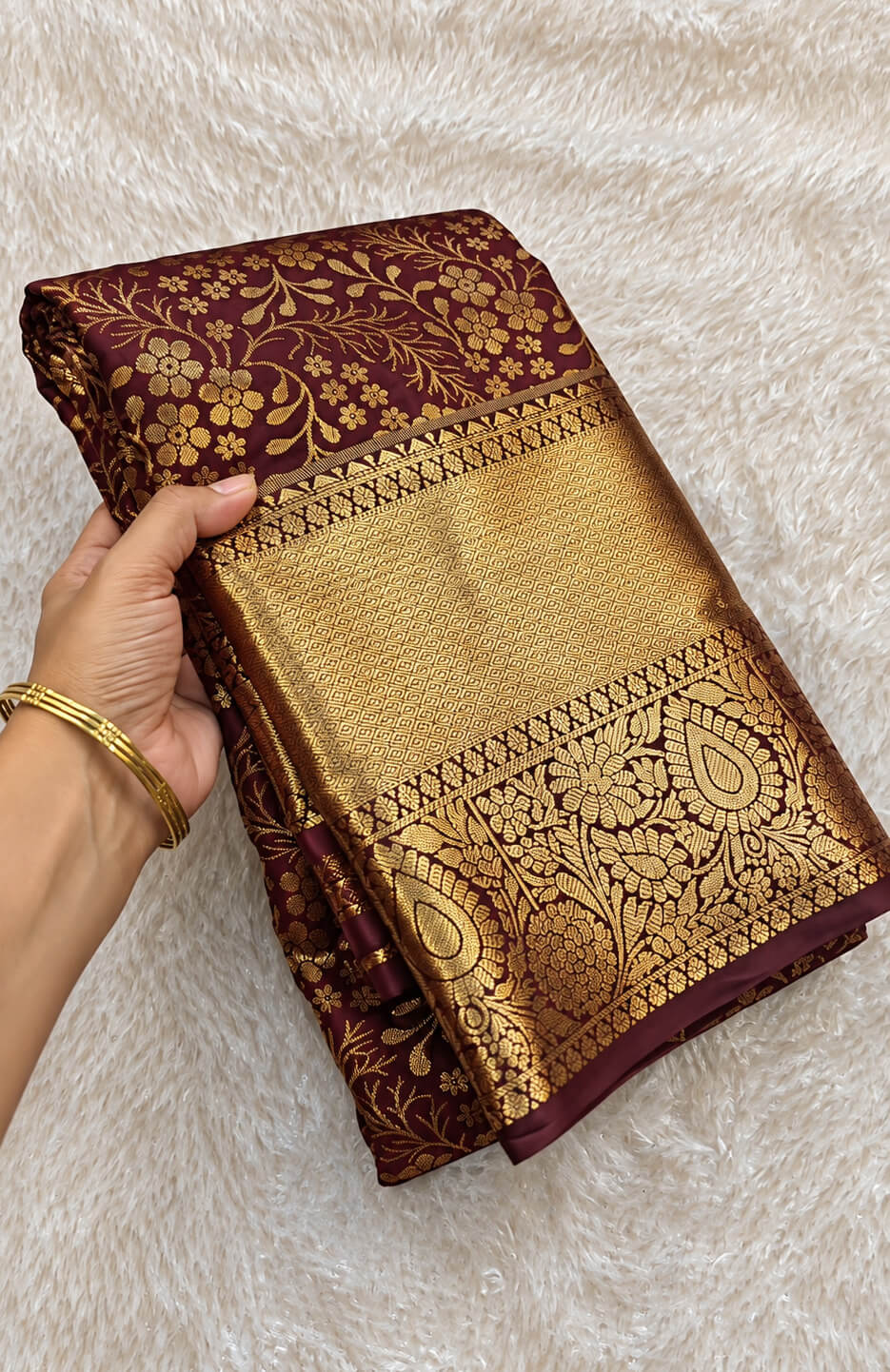 Nectarous Wine Pure Banarasi Silk Saree With Quixotic Blouse Piece
