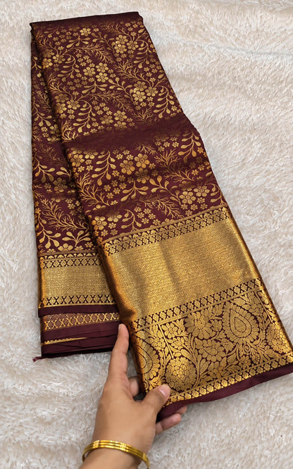 Nectarous Wine Pure Banarasi Silk Saree With Quixotic Blouse Piece
