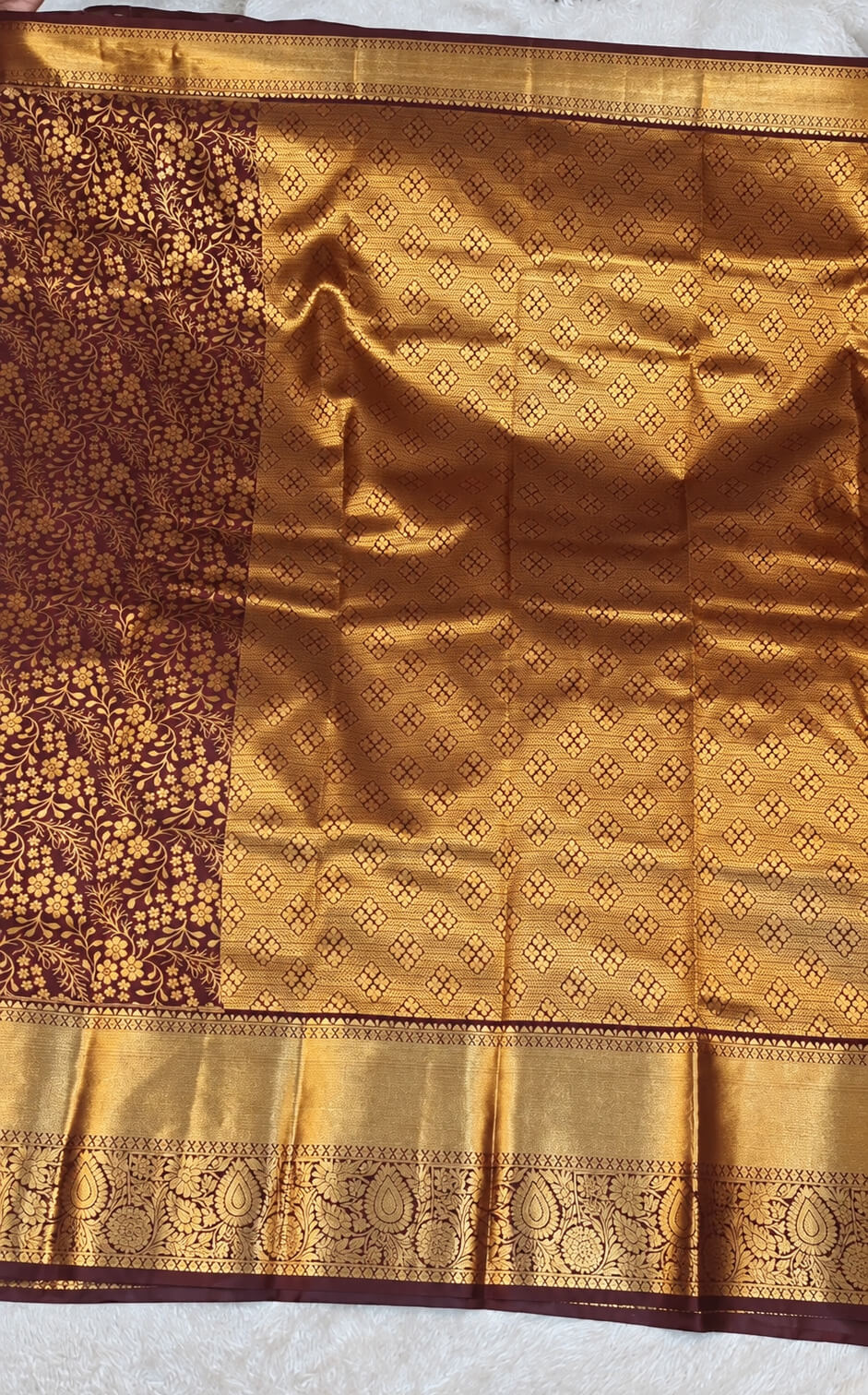 Nectarous Wine Pure Banarasi Silk Saree With Quixotic Blouse Piece