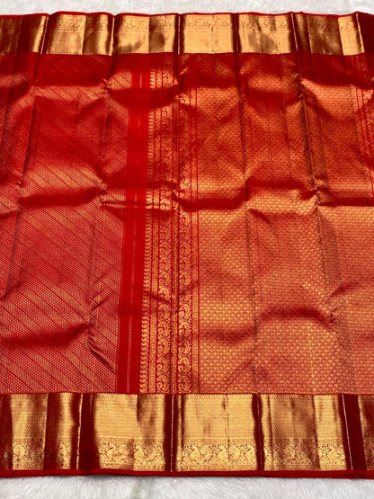 Bucolic Red Pure Banarasi Silk Saree With Alluring Blouse Piece