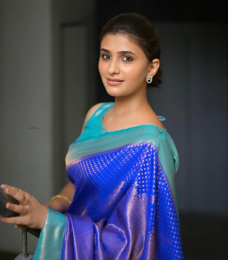 Refreshing Royal Blue Soft Silk Saree With Glowing Blouse Piece