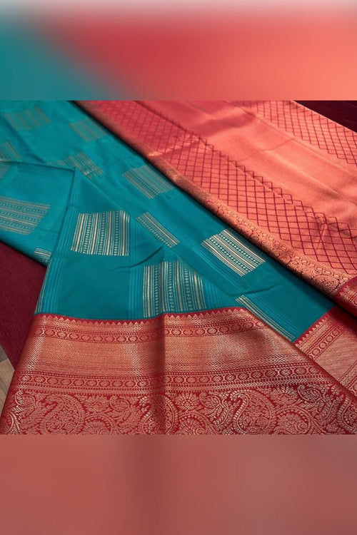 Load image into Gallery viewer, Amazing Rama Soft Silk Saree With Invaluable Blouse Piece
