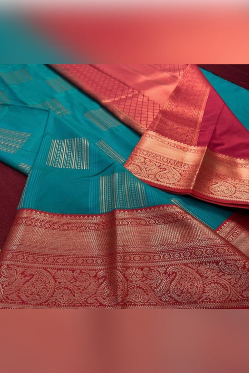 Load image into Gallery viewer, Amazing Rama Soft Silk Saree With Invaluable Blouse Piece
