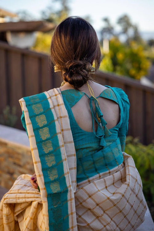 Load image into Gallery viewer, Snazzy Beige Soft Silk Saree With Winsome Blouse Piece
