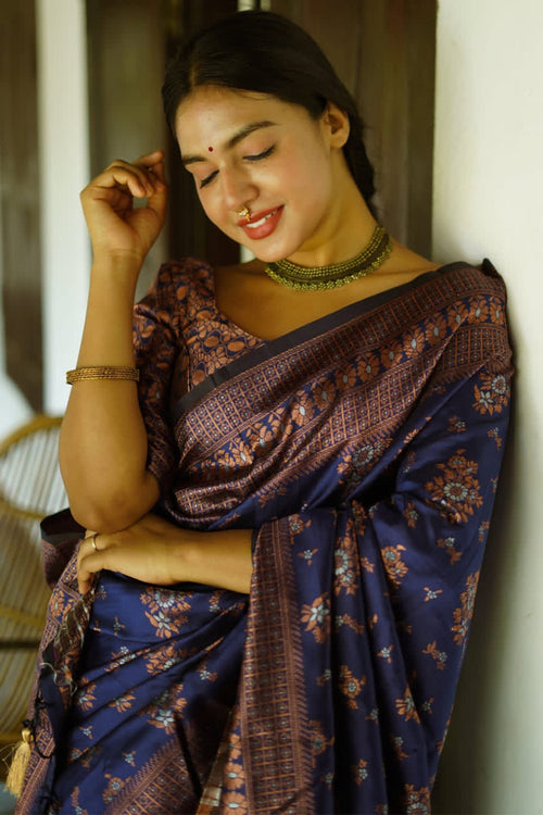 Load image into Gallery viewer, Alluring Blue Soft Silk Saree With Extraordinary Blouse Piece
