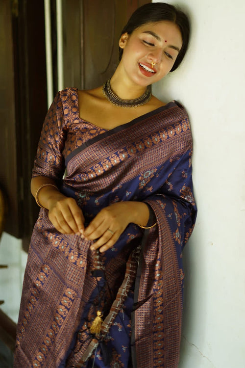 Load image into Gallery viewer, Alluring Blue Soft Silk Saree With Extraordinary Blouse Piece
