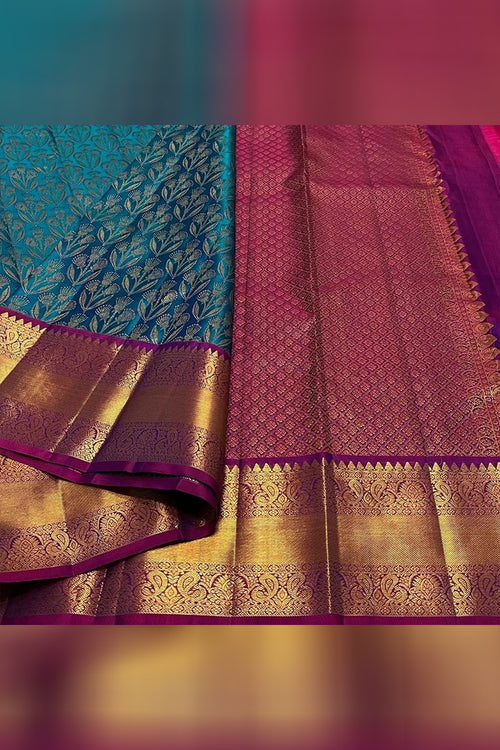 Load image into Gallery viewer, Most Stunning Rama Soft Silk Saree With Opulent Blouse Piece
