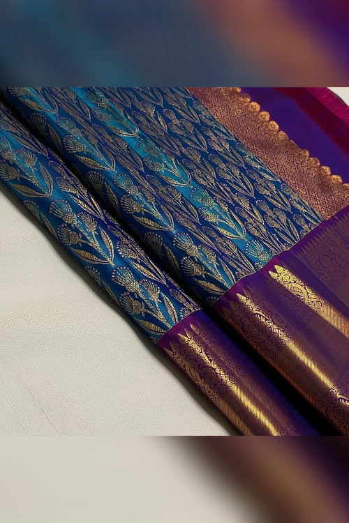 Load image into Gallery viewer, Most Stunning Rama Soft Silk Saree With Opulent Blouse Piece
