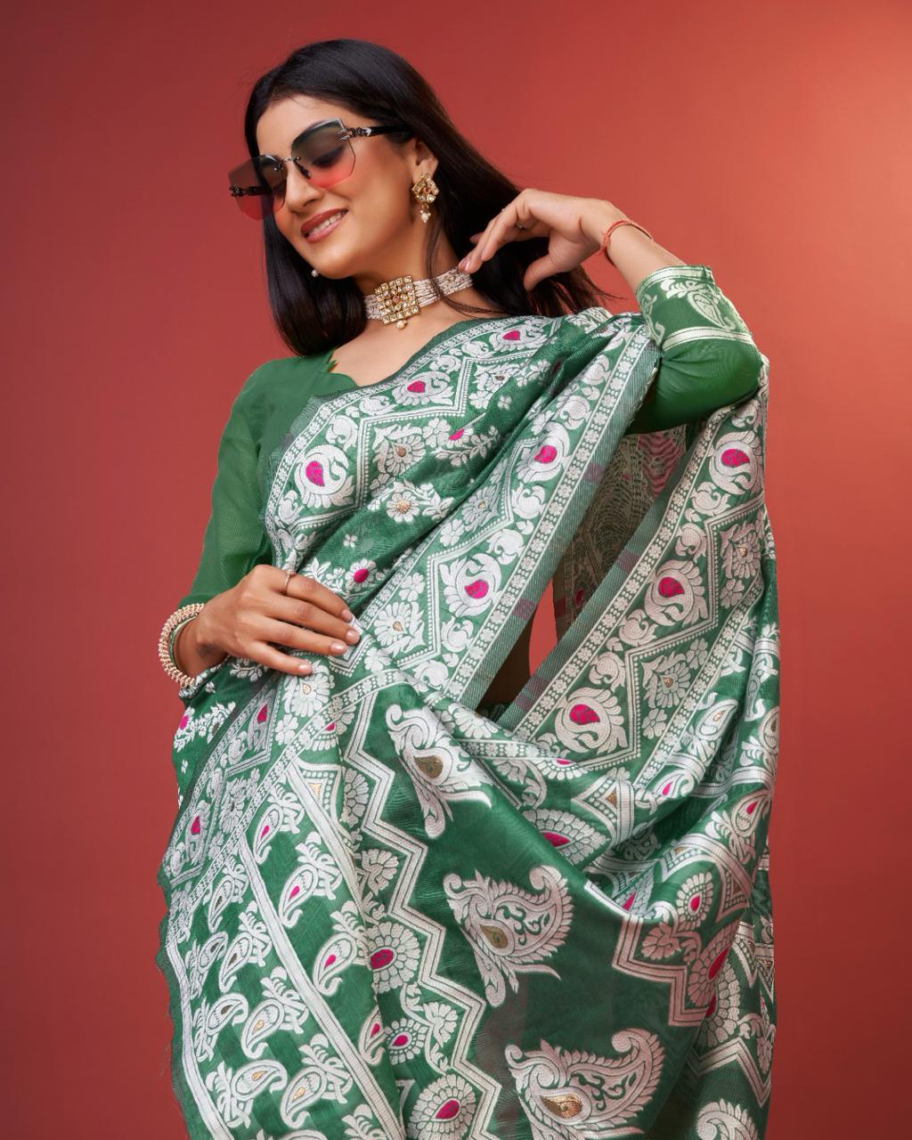 Enigmatic Green Cotton Silk Saree With Radiant Blouse Piece