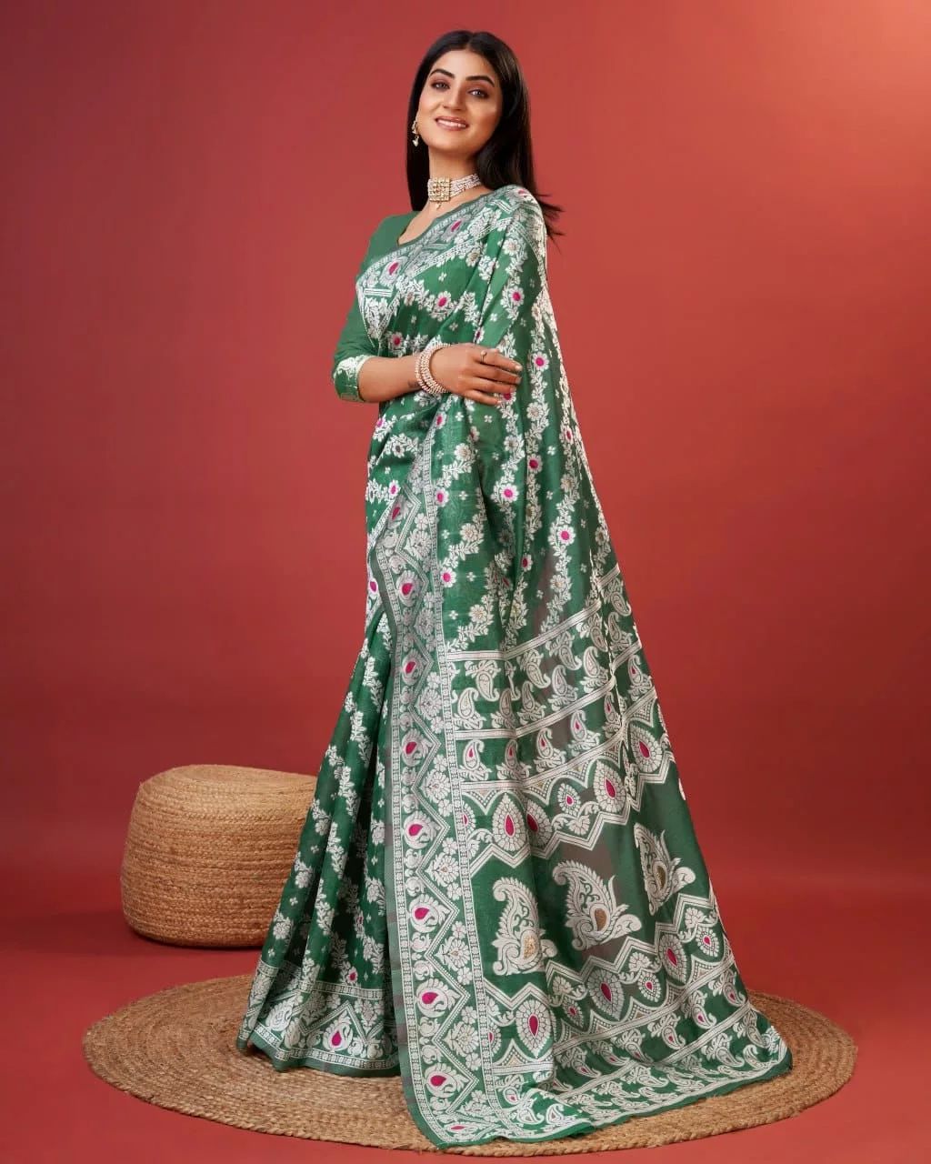 Enigmatic Green Cotton Silk Saree With Radiant Blouse Piece