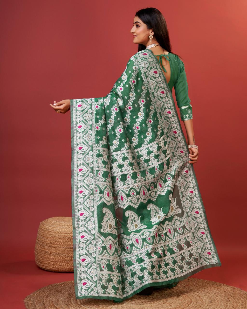 Enigmatic Green Cotton Silk Saree With Radiant Blouse Piece