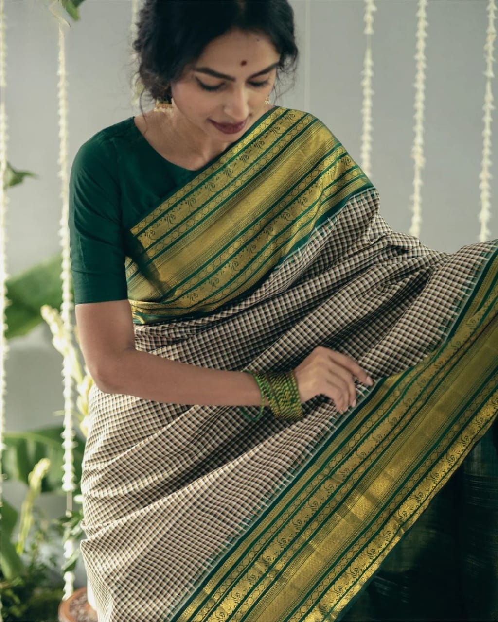 Glamorous Grey Soft Silk Saree With Dulcet Blouse Piece