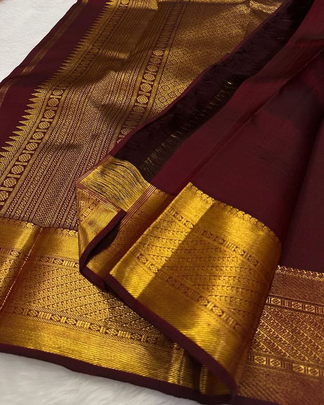 Aplomb Wine Soft Silk Saree With Vivacious Blouse Piece