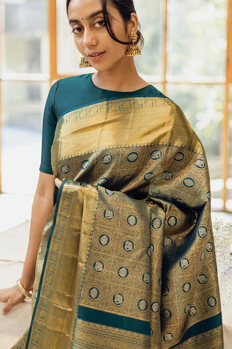 Opulent Dark Green Soft Silk Saree With Exemplary Blouse Piece