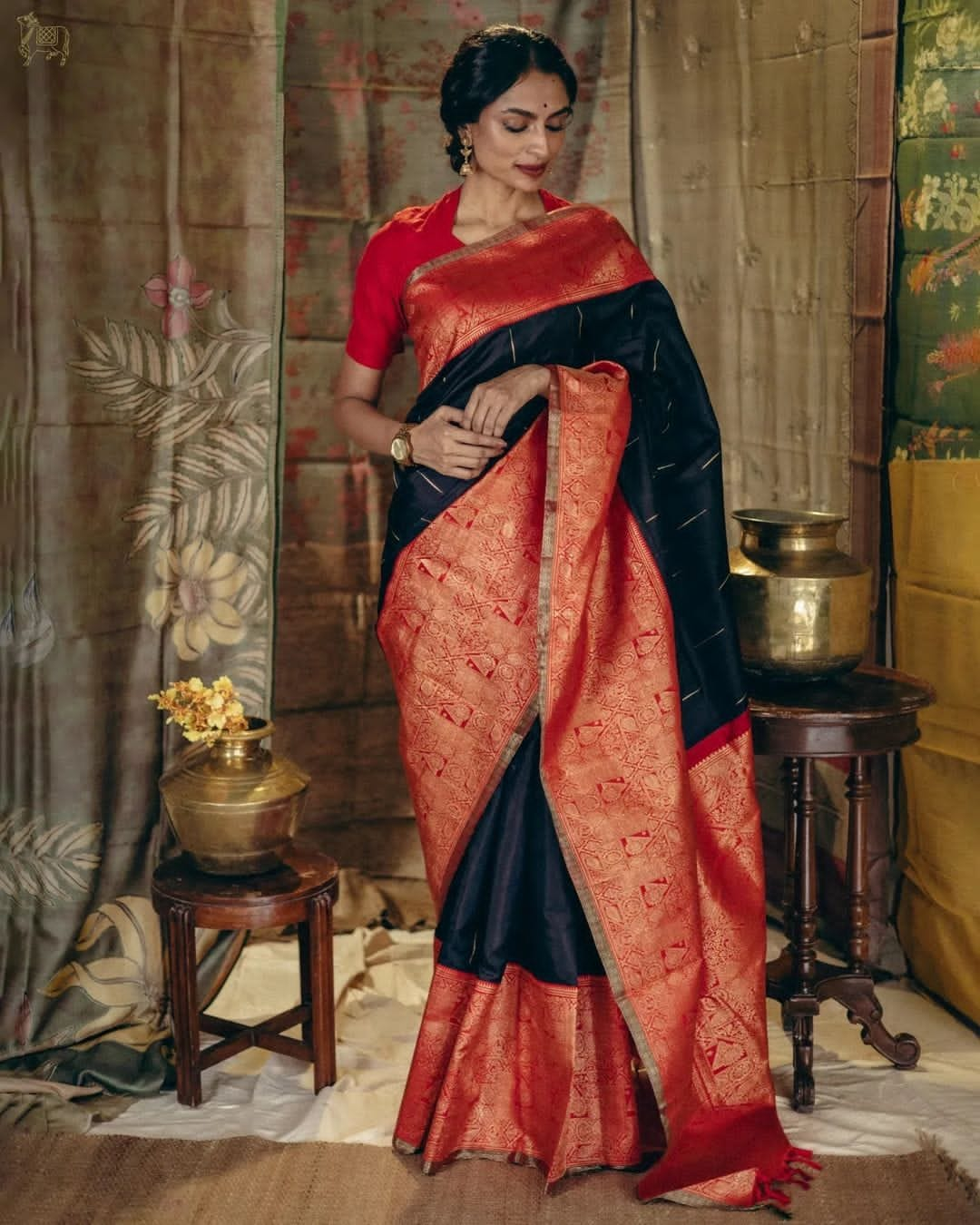 Twirling Black Soft Silk Saree With Skinny Blouse Piece