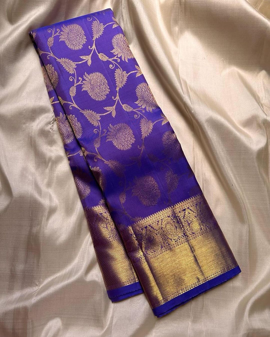 Chatoyant Royal Blue Soft Banarasi Silk Saree With Desultory Blouse Piece