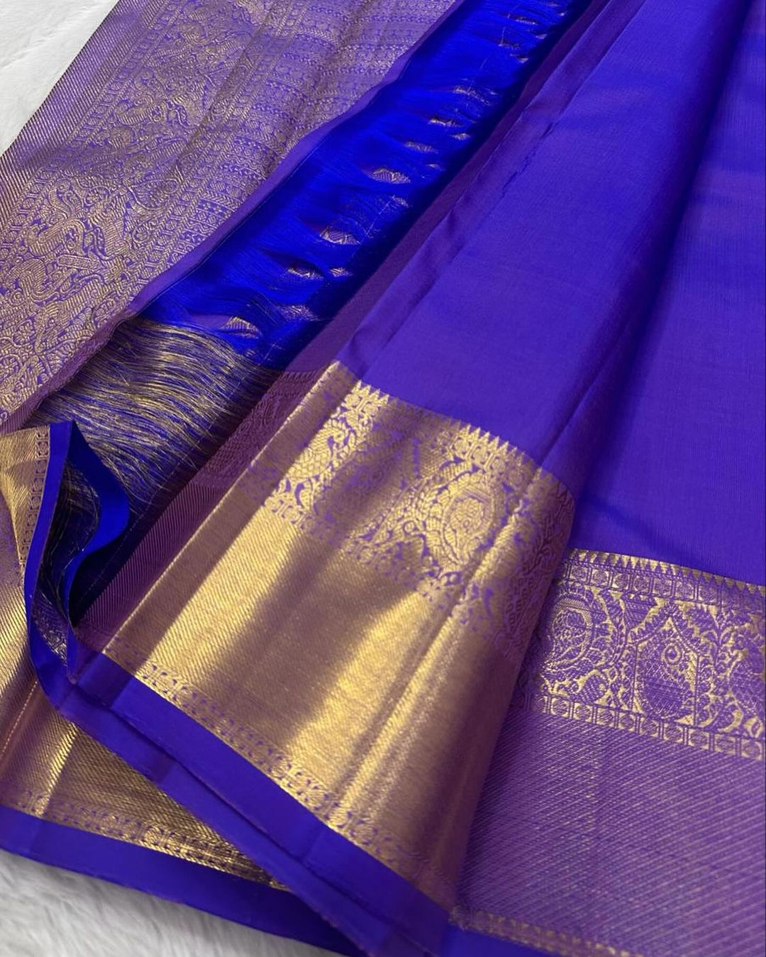 Chatoyant Royal Blue Soft Banarasi Silk Saree With Desultory Blouse Piece