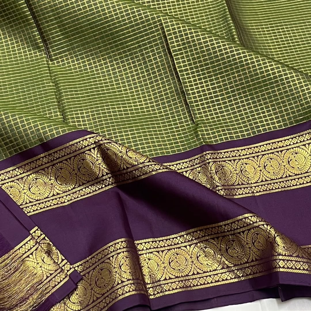 Ideal Green Soft Silk Saree With Woebegone Blouse Piece