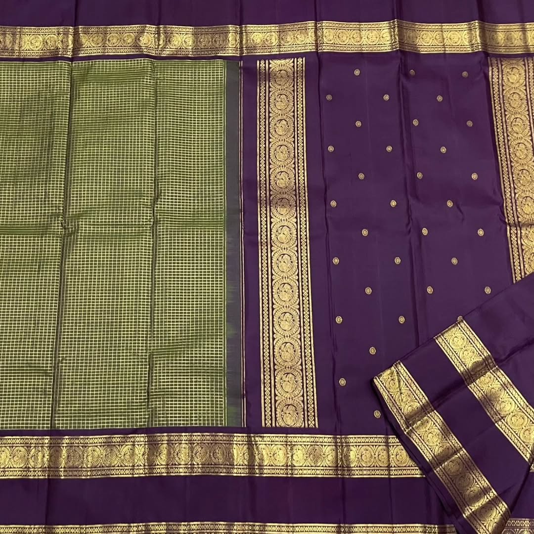 Ideal Green Soft Silk Saree With Woebegone Blouse Piece