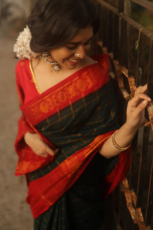 Load image into Gallery viewer, Dissemble Dark Green Soft Silk Saree With Bucolic Blouse Piece
