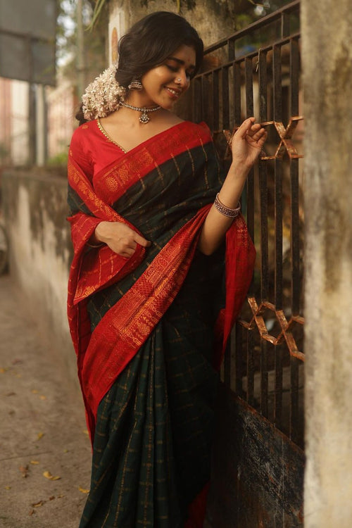 Load image into Gallery viewer, Dissemble Dark Green Soft Silk Saree With Bucolic Blouse Piece
