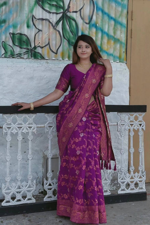 Load image into Gallery viewer, Bewitching Purple Soft Silk Saree With Groovy Blouse Piece
