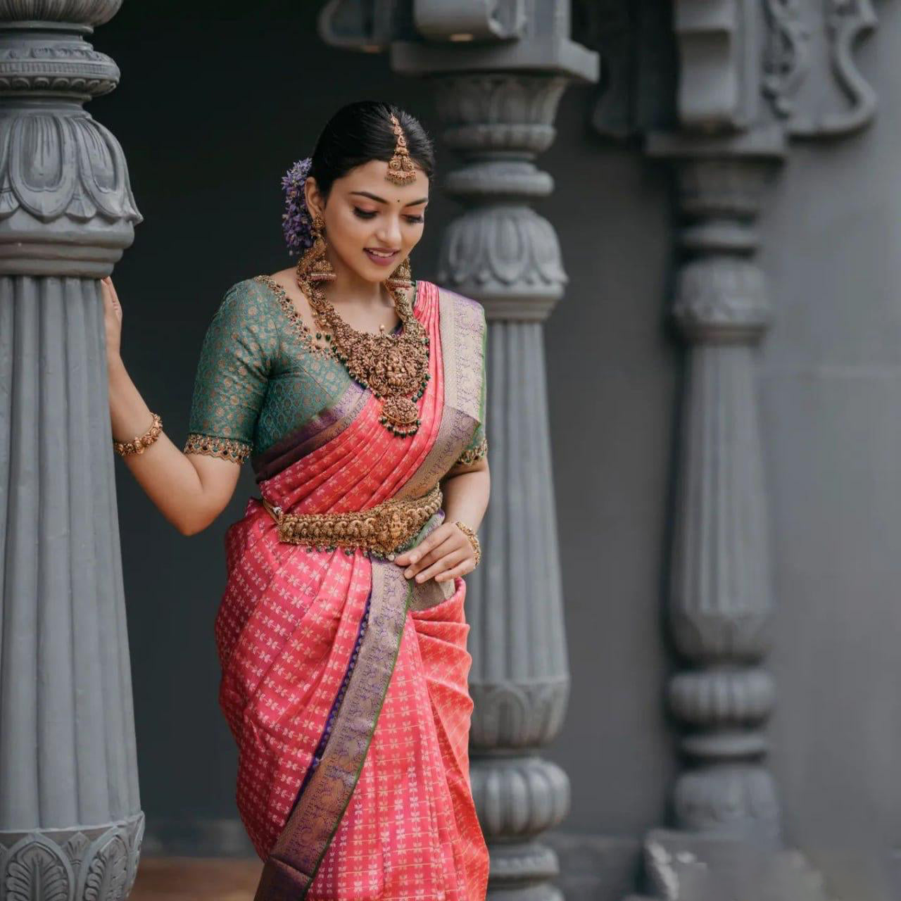 Phenomenal Dark Pink Soft Silk Saree With Intricate Blouse Piece