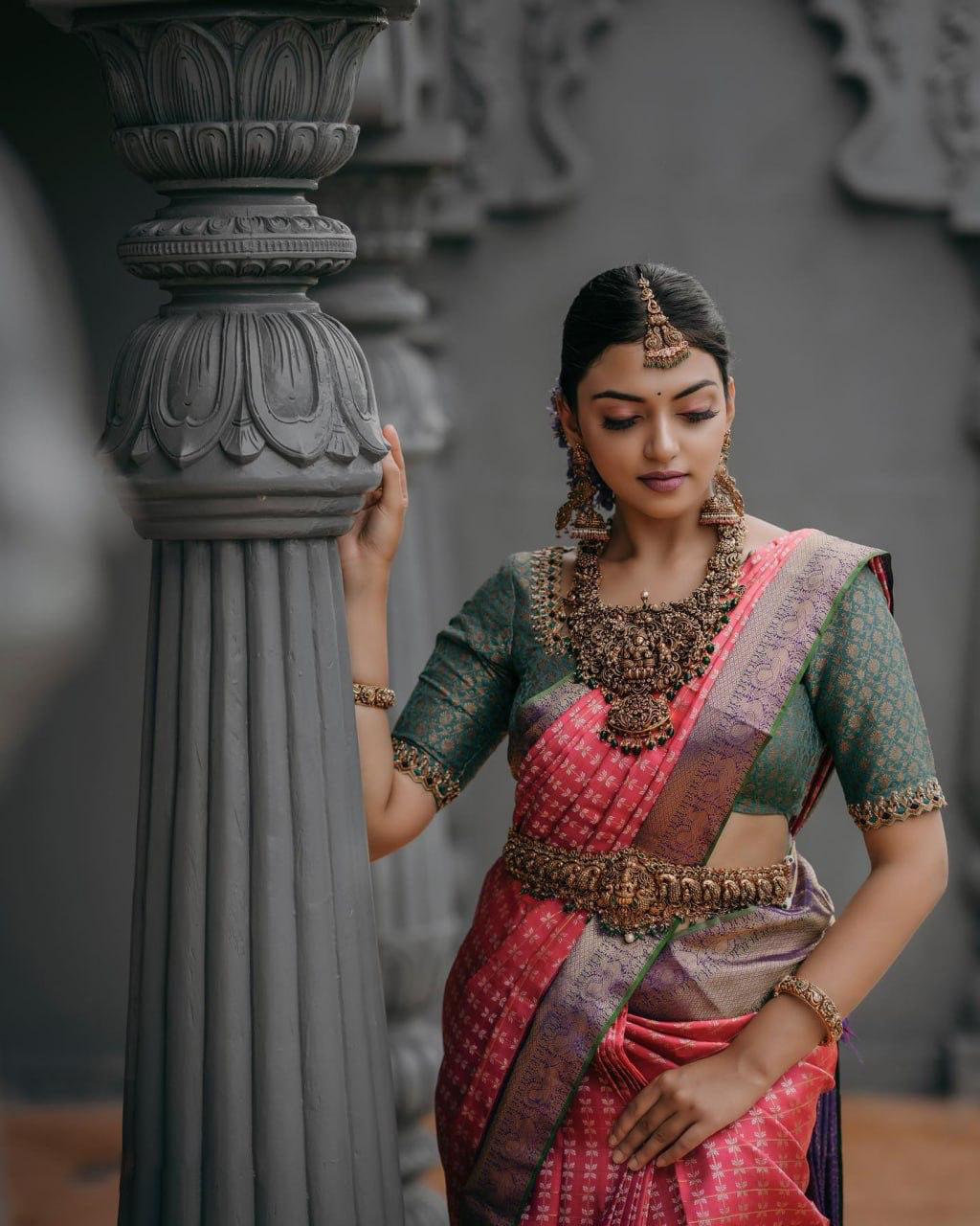 Phenomenal Dark Pink Soft Silk Saree With Intricate Blouse Piece