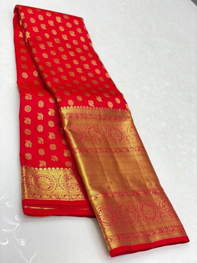 Desultory Red Soft Silk Saree With Staggering Blouse Piece