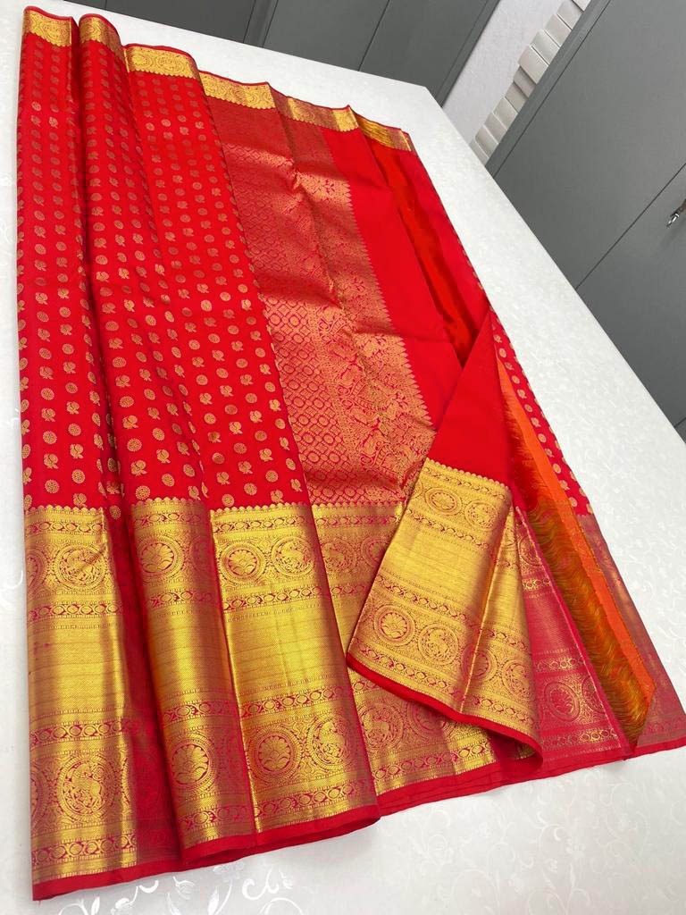 Desultory Red Soft Silk Saree With Staggering Blouse Piece