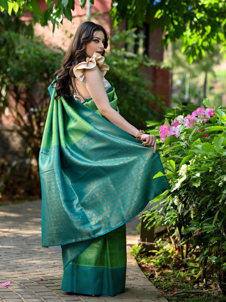 Artistic Sea Green Soft Banarasi Silk Saree With Proficient Blouse Piece