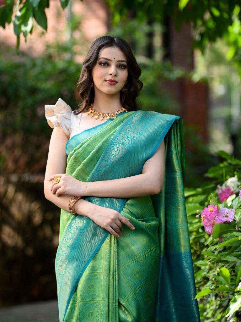 Artistic Sea Green Soft Banarasi Silk Saree With Proficient Blouse Piece