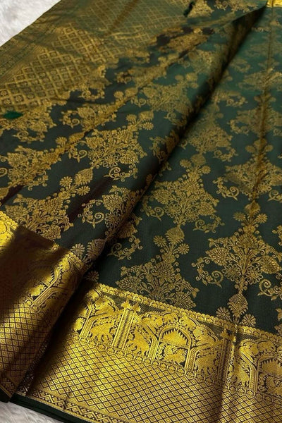 Devastating Dark Green Soft Banarasi Silk Saree With Exemplary Blouse Piece