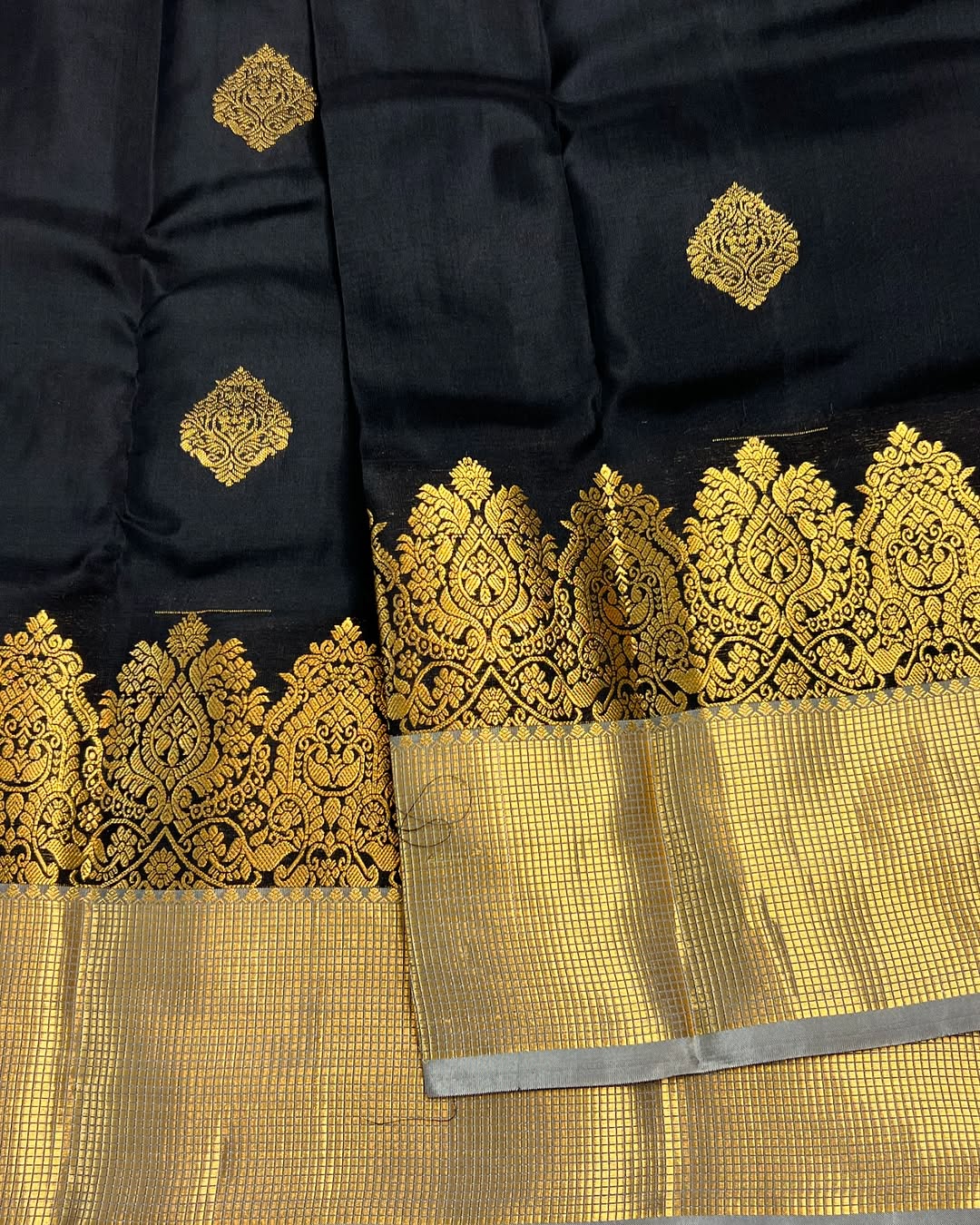 Beleaguer Black Soft Banarasi Silk Saree With Forbearance Blouse Piece