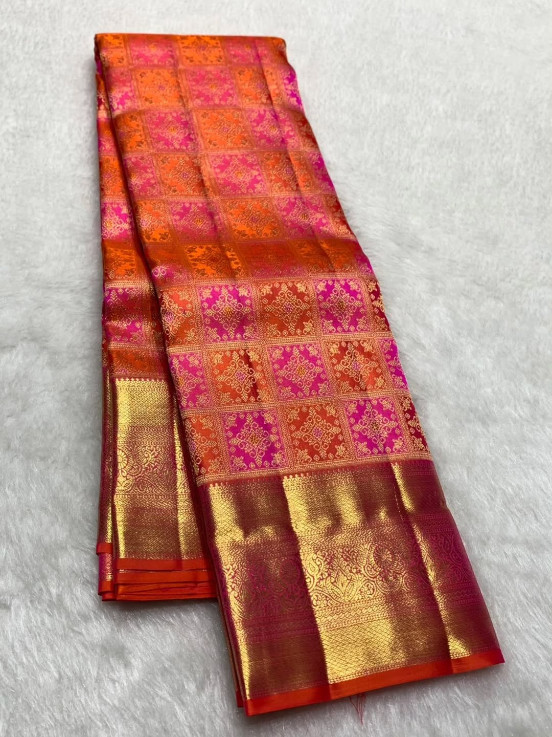 Breathtaking Red Soft Banarasi Silk Saree With Scrupulous Blouse Piece