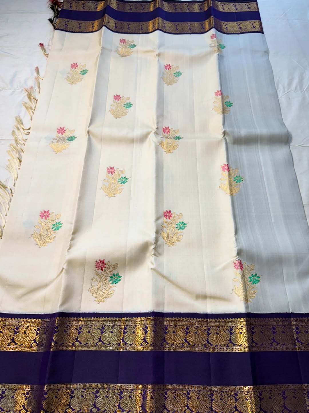 Scintilla Off White Pure Zari Weaving Banarasi Silk Saree With Desirable Blouse Piece