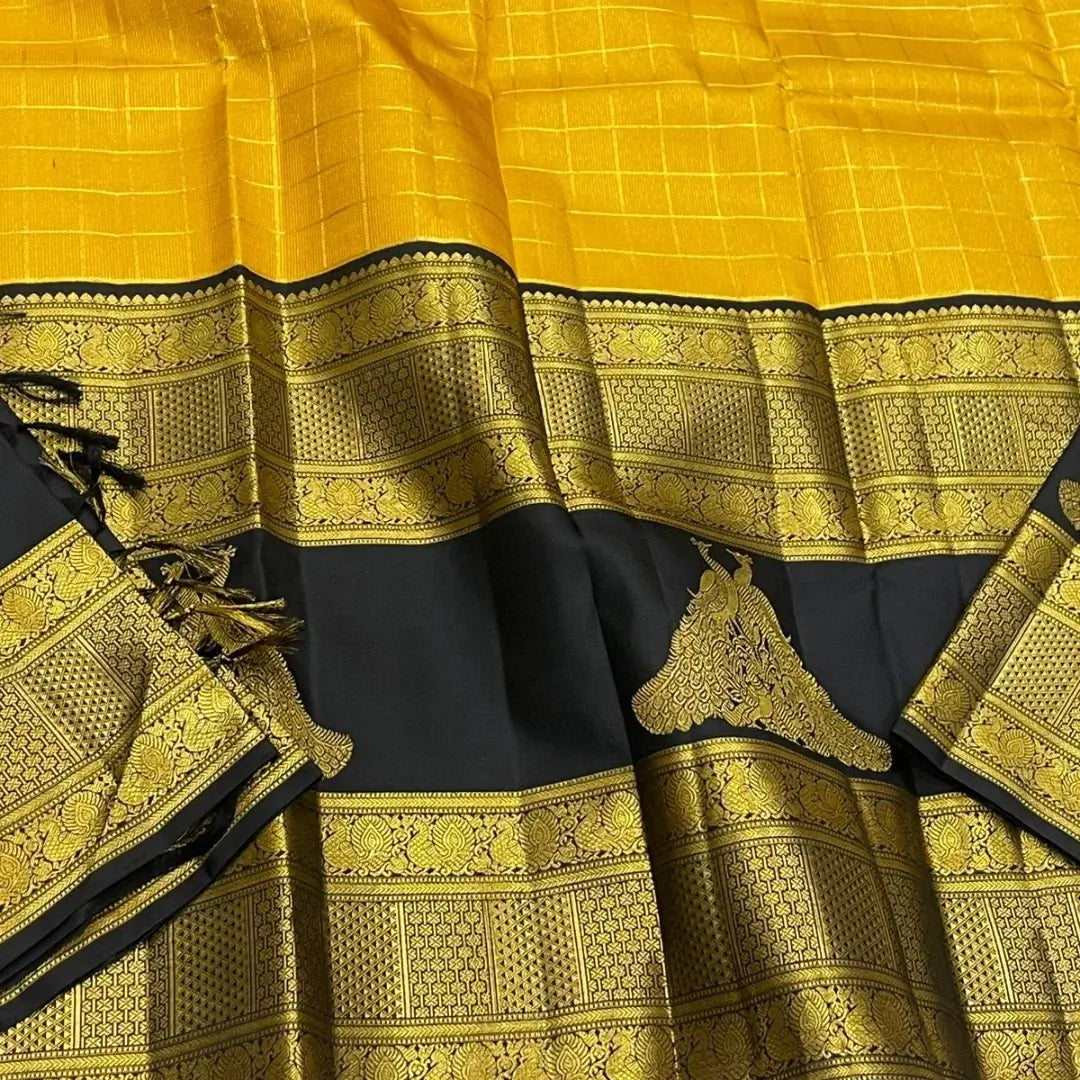 Sonorous Yellow Pure Zari Weaving Banarasi Silk Saree With Devastating Blouse Piece