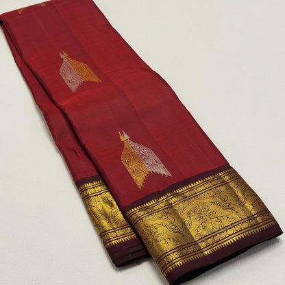 Magnetic Red Pure Zari Weaving Banarasi Silk Saree With Capricious Blouse Piece