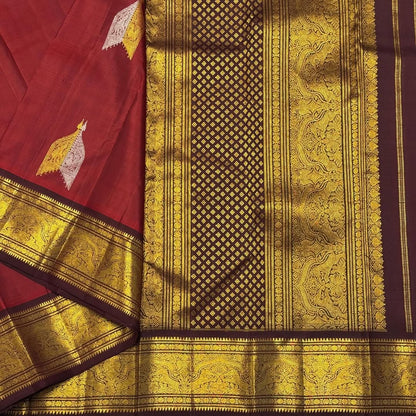 Magnetic Red Pure Zari Weaving Banarasi Silk Saree With Capricious Blouse Piece