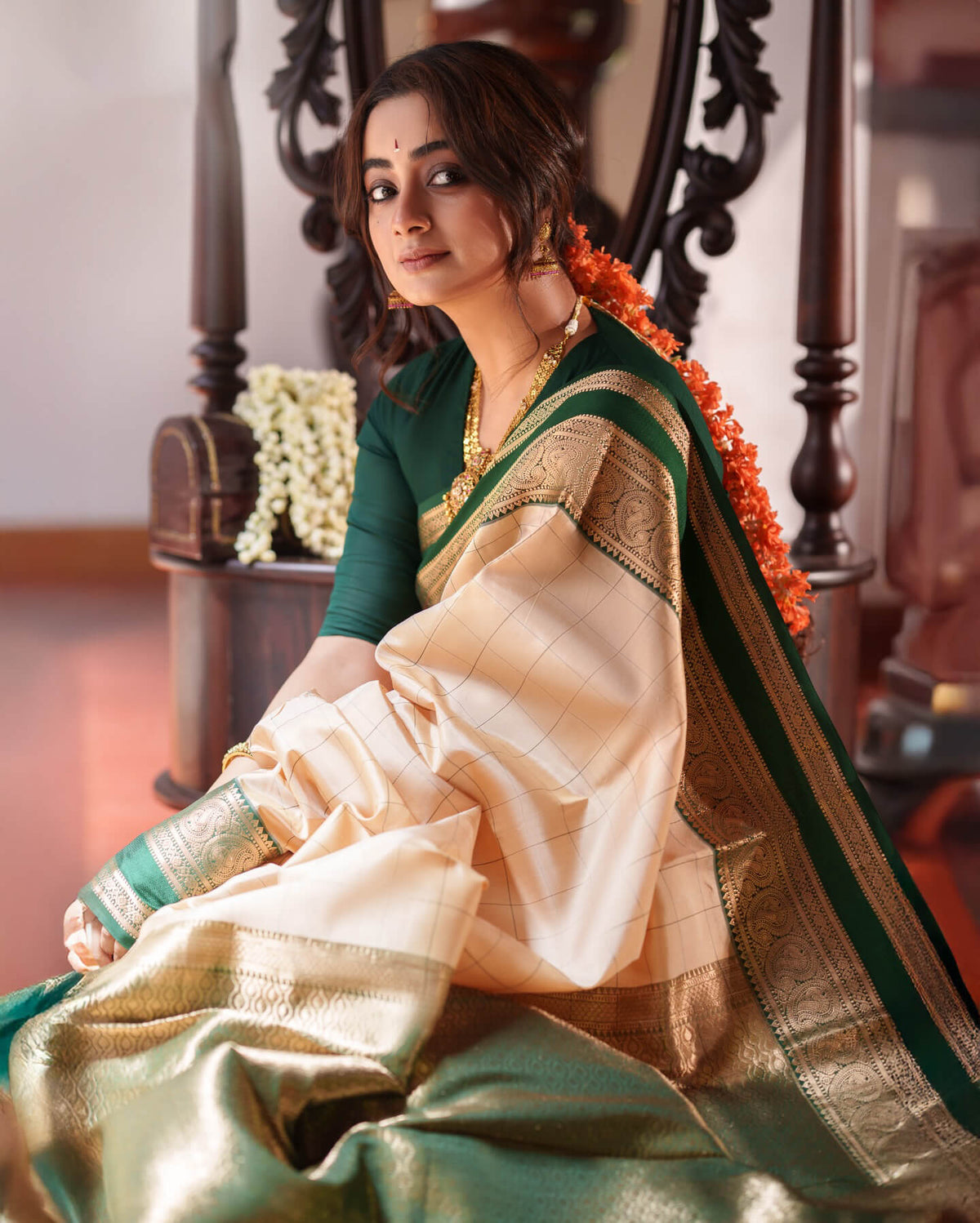 Entrancing Beige Pure Banarasi Silk Saree With Pleasurable Blouse Piece