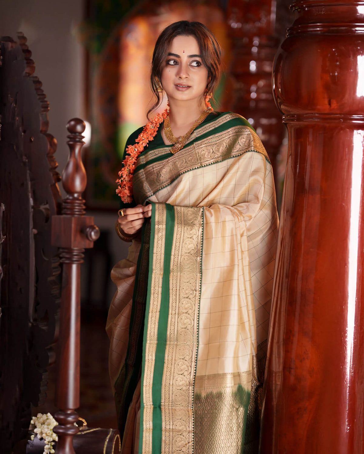 Entrancing Beige Pure Banarasi Silk Saree With Pleasurable Blouse Piece